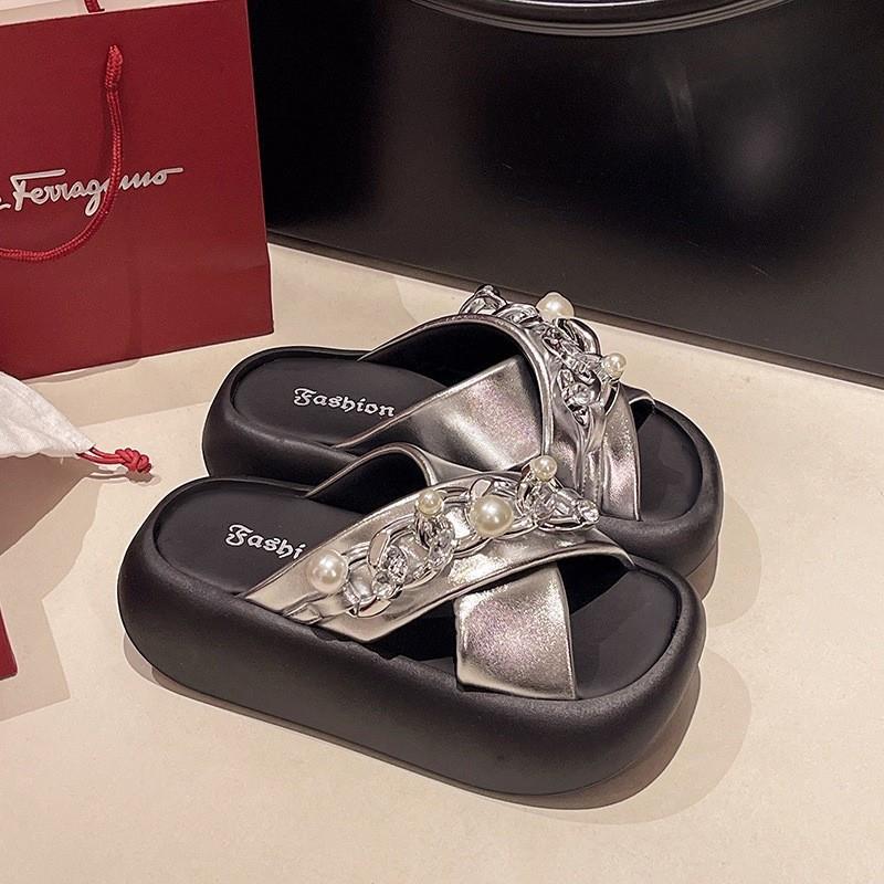 Thick-soled cool slippers women's new summer outer wear fashion high-end sense beautiful temperament going out beach shoes