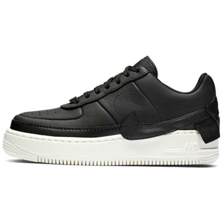 

Черные женские кроссовки Nike Air Force 1 Jester XX Premium Sail AV3515-001
