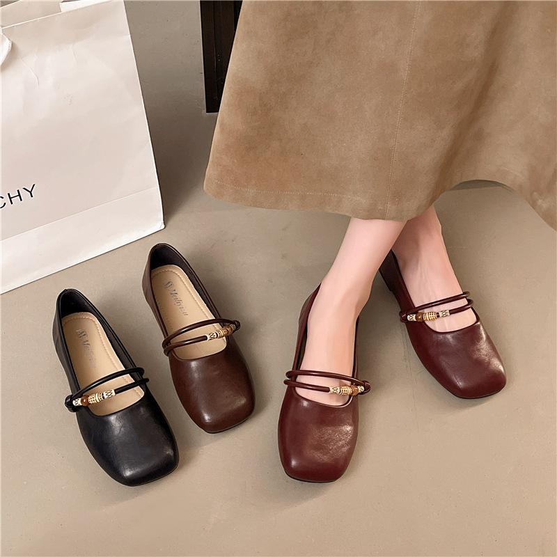 Temperament square head flat sole shoes women's 2025 new spring and autumn French retro Mary Jane small leather shoes light mouth commuter shoes