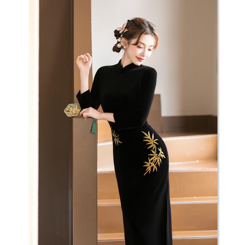 New Chinese Velvet Embroidered Long Seven-quarter-sleeved Cheongsam 1011 Autumn New Retro Ethnic Style High-end Cheongsam