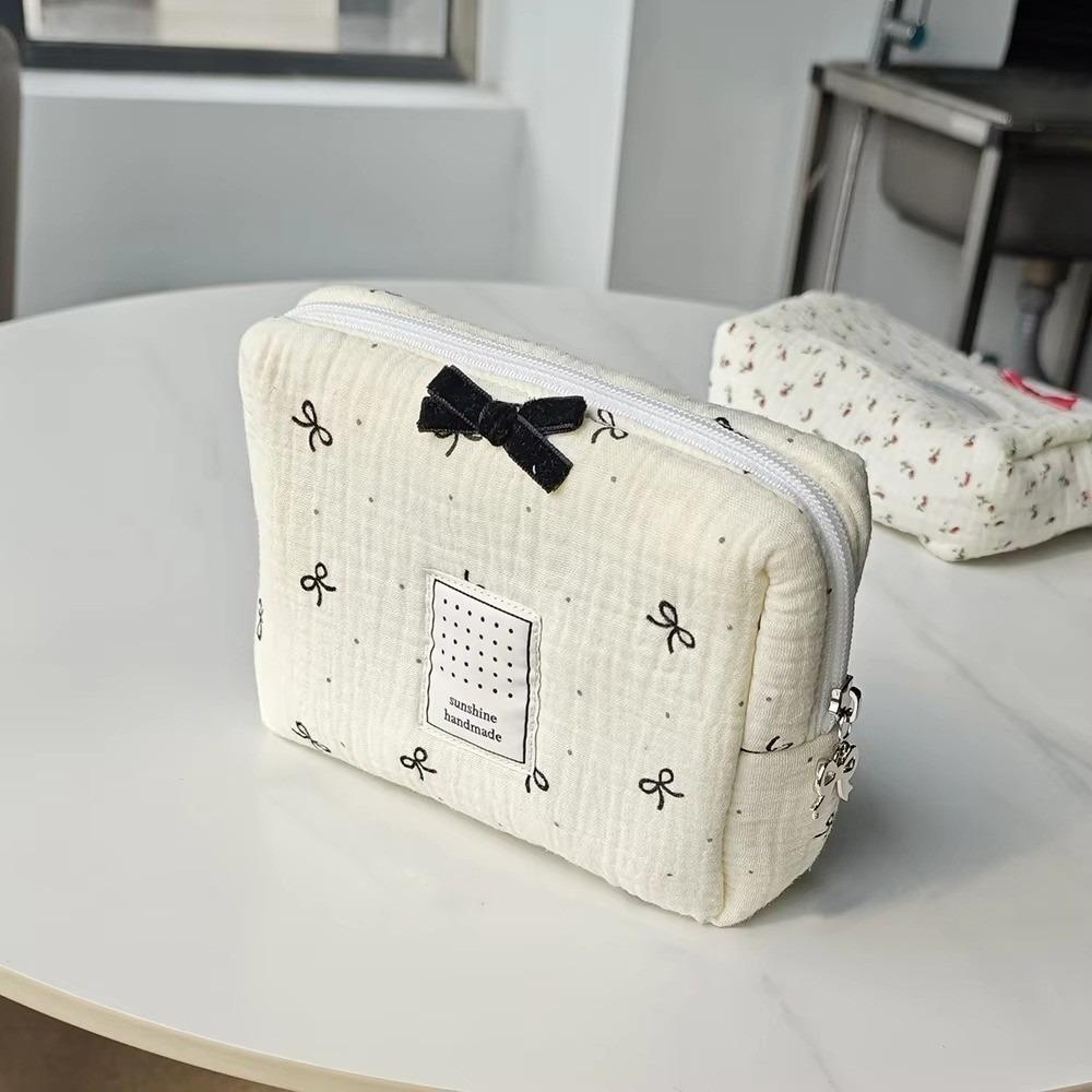 

Fruit Print Travel Makeup Storage Organizer Multi-functional Girls Pencil Case Cosmetic Bag чорний