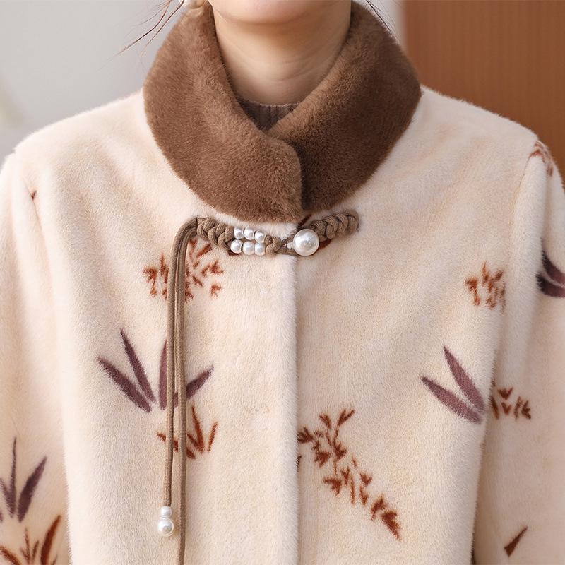 Mom's 2024 Waterproof Mink Velvet Short Jacket: Chinese Style Leather and Fur for Middle-Aged & Elderly Women