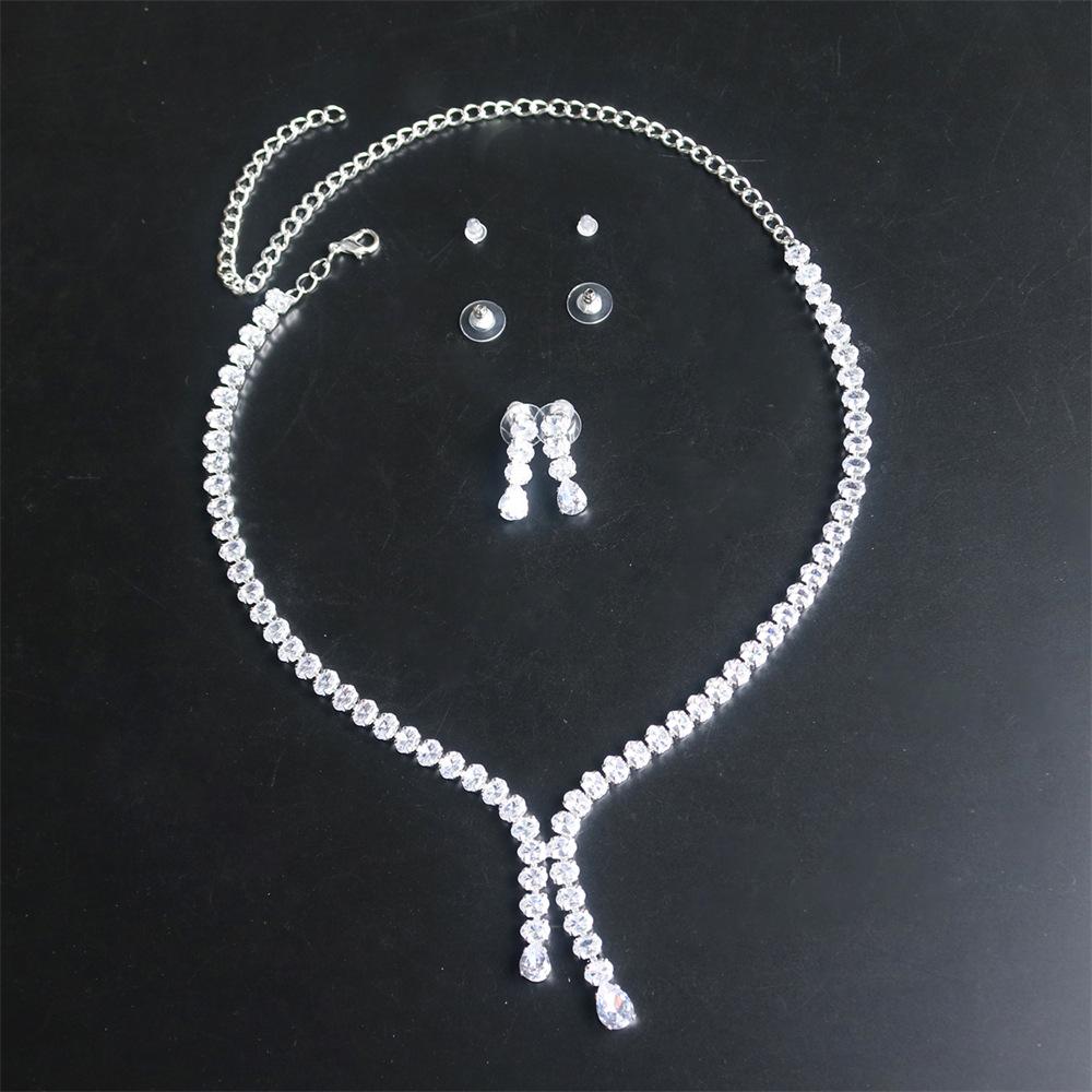 

Fashion Bright Diamond Necklace Women S Fashion Temperament Earrings Set Jewelry Niche Simple Two-Piece Set серебряный
