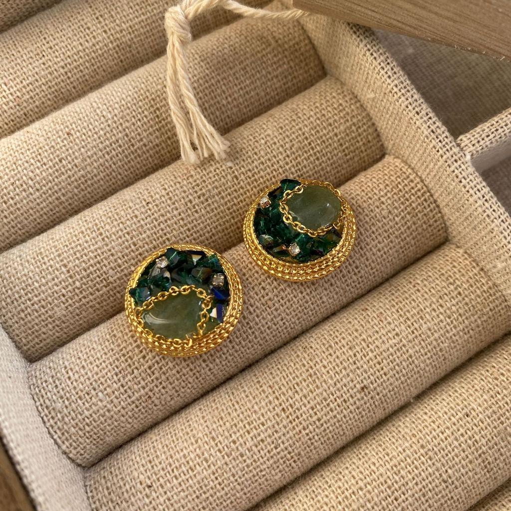 Literary And Retro Elegant High-Grade Stud Earrings With Diamonds, Crystal Inlay Design Temperament, Exquisite Foreign Style And Versatile Earrings.