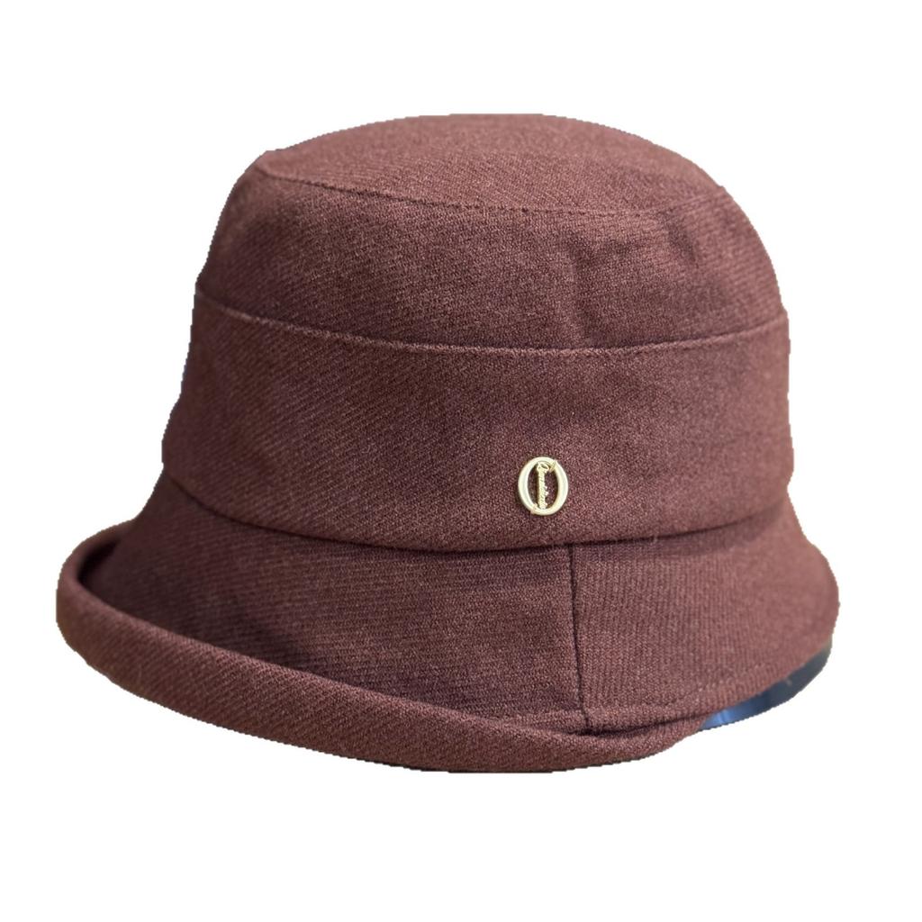 Autumn and Winter Hats for Women Fashionable Metal Label Fisherman Hat Street Casual Versatile Face Showing Small Elegant Curling Edge