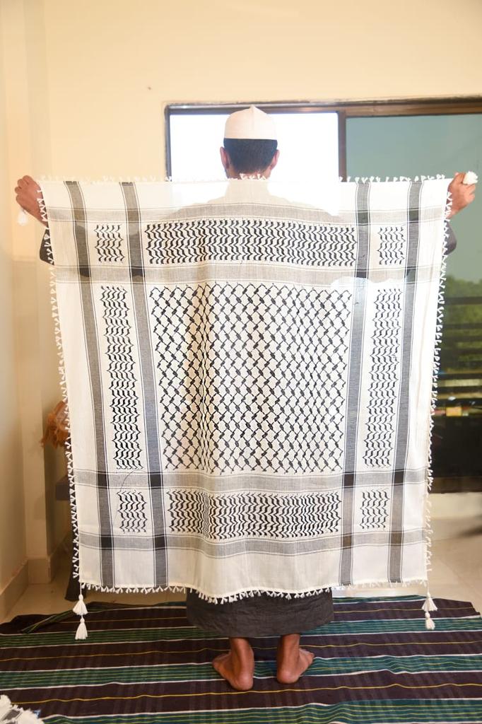 Palestine Keffiyeh Kufiya Scarf 48*48 inches Palestine CottonTraditional Shemagh with Tassels Arafat Hatta