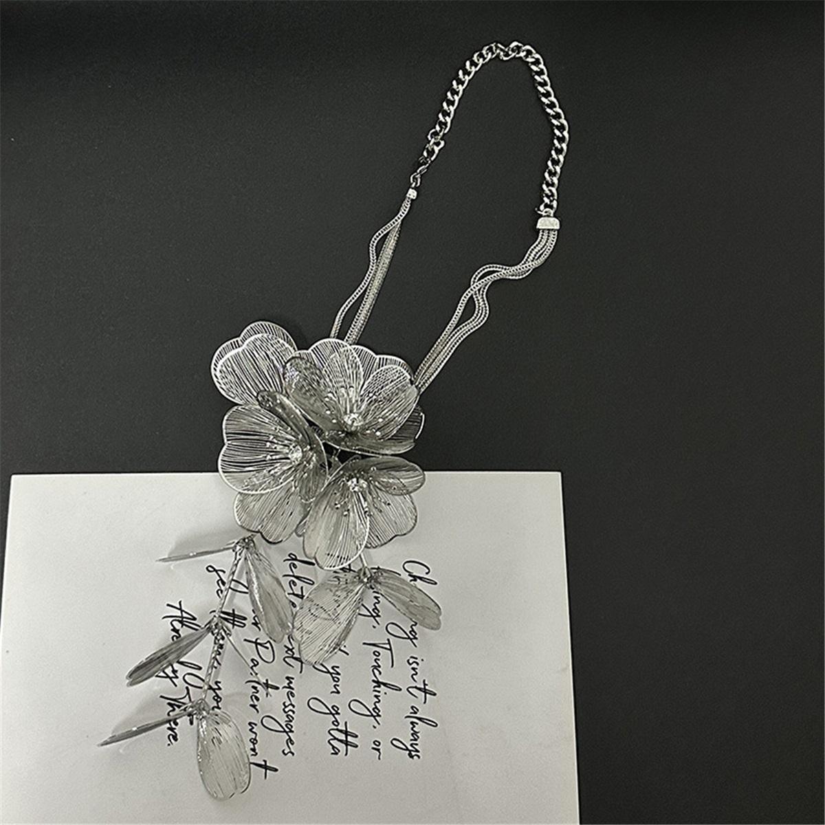 

Tooxika Преувеличенная Личность Трехмерный Металлический Матовый Полый Большие Цветы Кисточка Ожерелье Легкая Роскошь Темперамент Свадебные Аксессуары серебряный