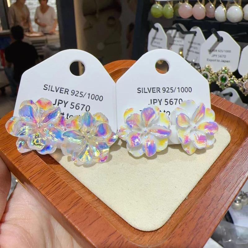 Fantasy Camellia Resin Colorful Flower Stud Earring for Women Temperament Simple Cute Design Jewelry Accessory