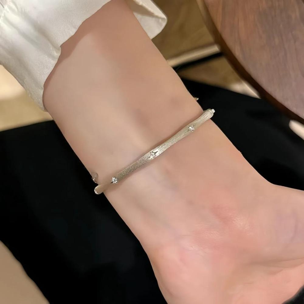 

Italian Ribbon Star Bracelet French Vintage Rhinestone Exquisite Minimalist Design Luxury Versatile Jewelry