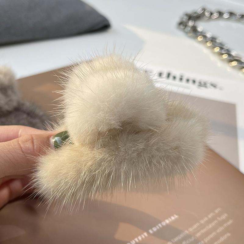 Winter Real Fur Mink Hair Claw Clip Plush Cute Hairclip Large Size Shark Hair Crab Clip Hairpins Fashion Hair Accessories 9cm бежевый