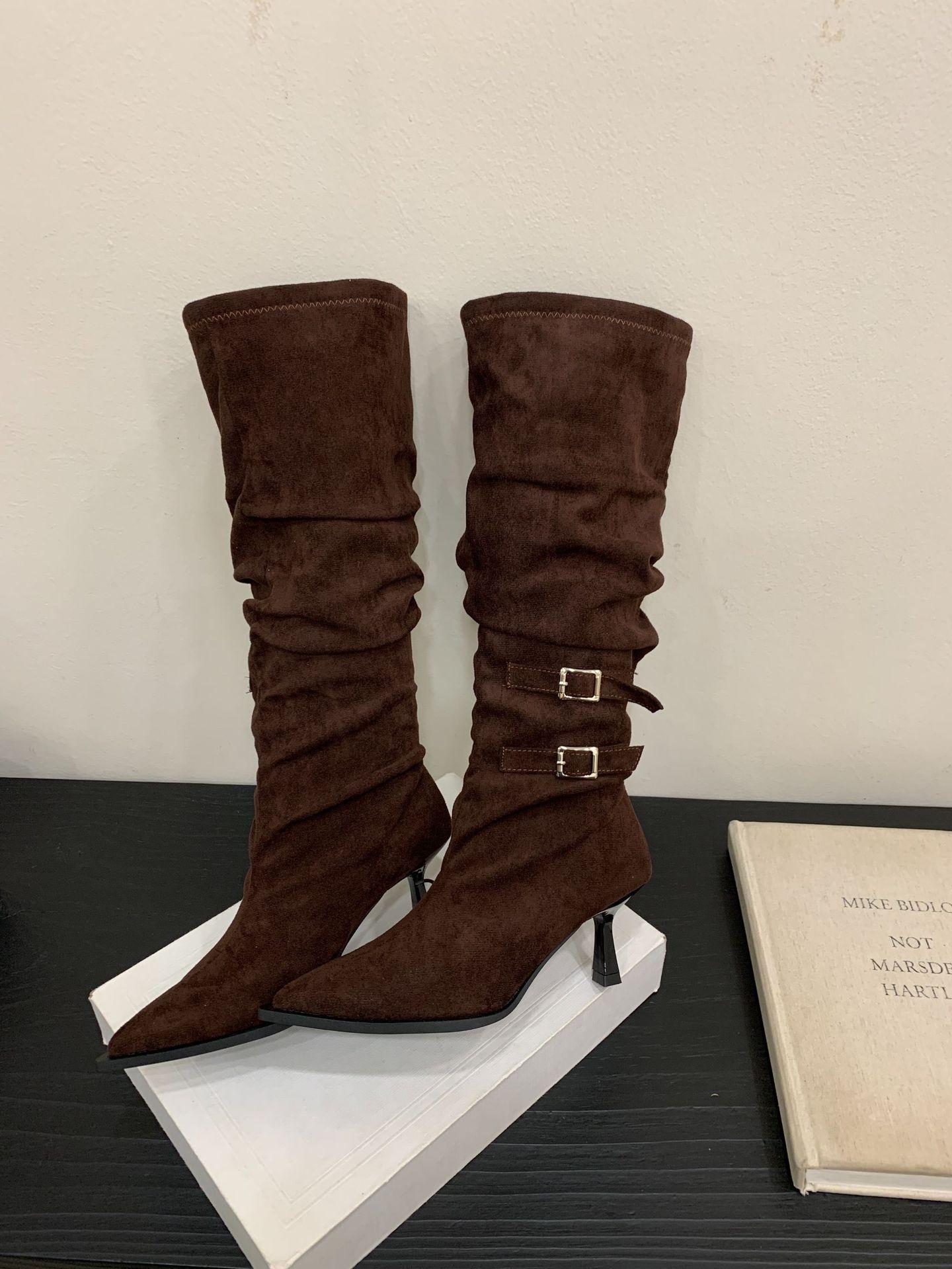 

High-heeled boots women s 2025 autumn and winter new pointed-toed high-heeled European and American belt buckle high-heeled knight stacked boots 39 кофейный