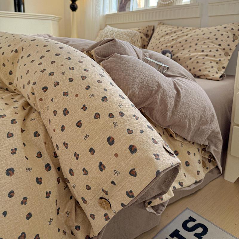 Retro Floral Linen Bedding Set: Autumn & Winter 4-Piece with Button Duvet Cover & Sheet