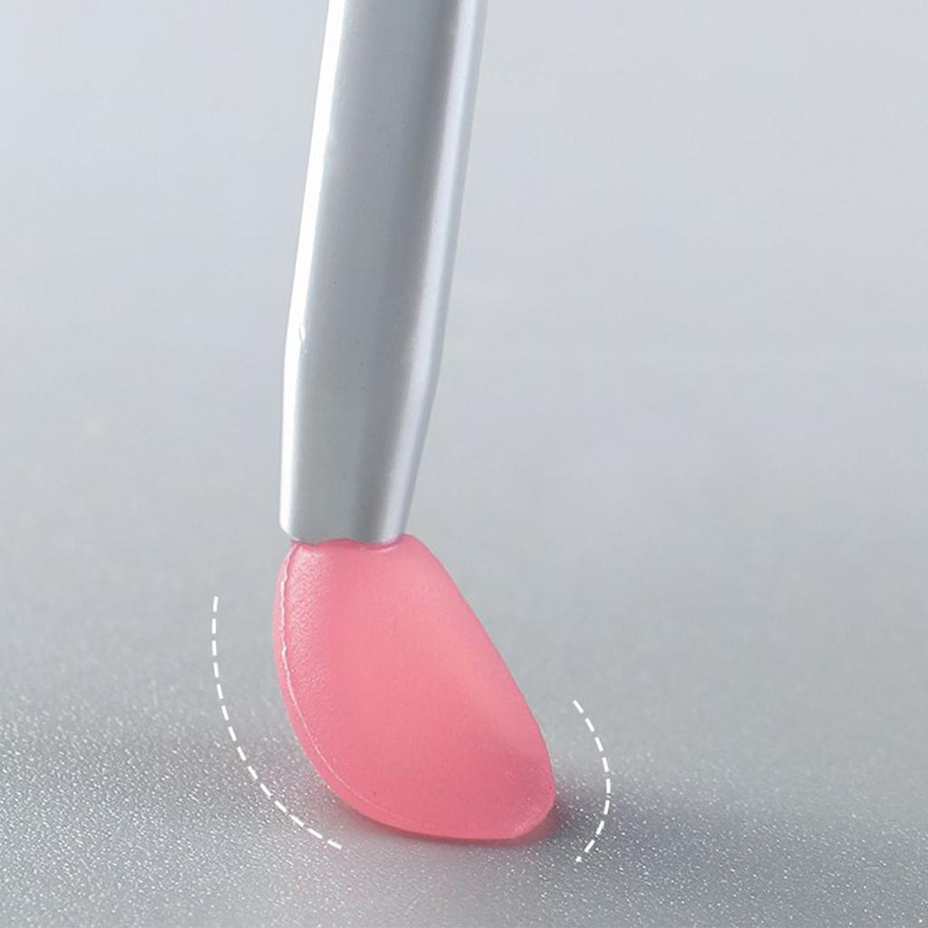 1Pc Reusable Silicone Lip Brush Multifunctional Lipstick Brush with Protective Cap Easy Blend Smudging Brush Makeup Must Have Beauty Tool for Flawless