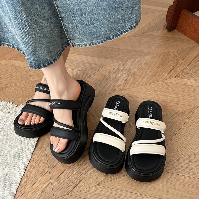 New fashionable thick-soled height-increasing cool slippers for women's summer wear casual slippers for women's beach shoes