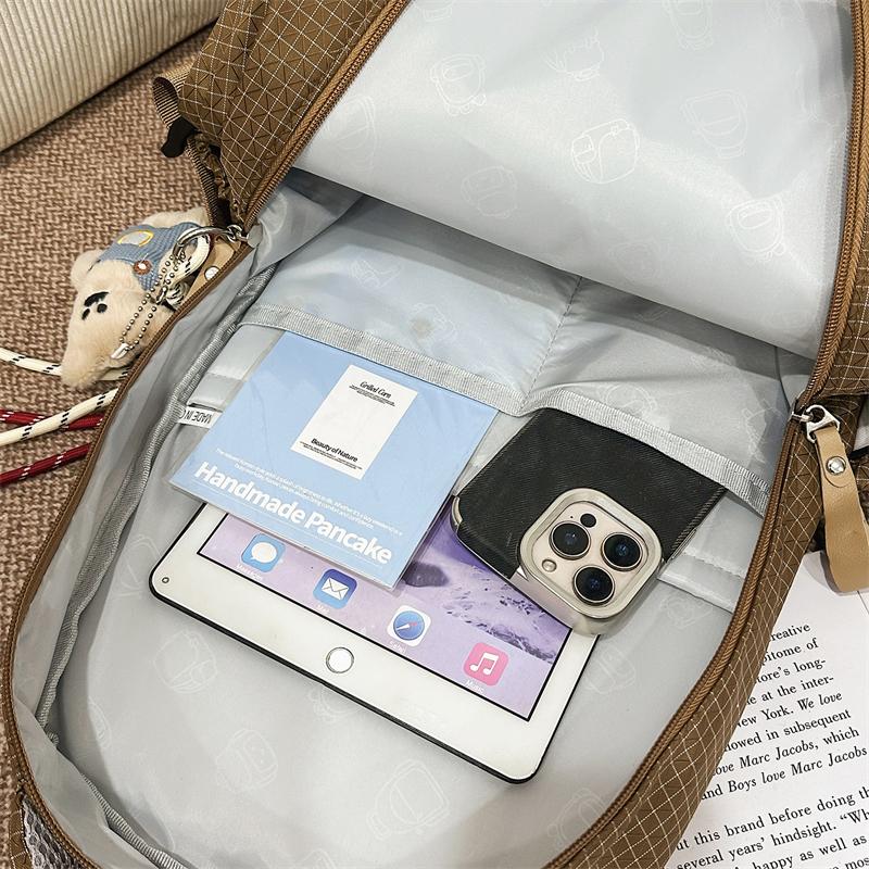 Vintage Plaid Backpack Large Capacity Lightweight School Bag for Junior High School Students