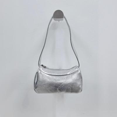 Korean Niche Design Armpit Bag Ins Fashion Small Bag Women 2025 Simple Silver Handbag Shoulder Bag Tide