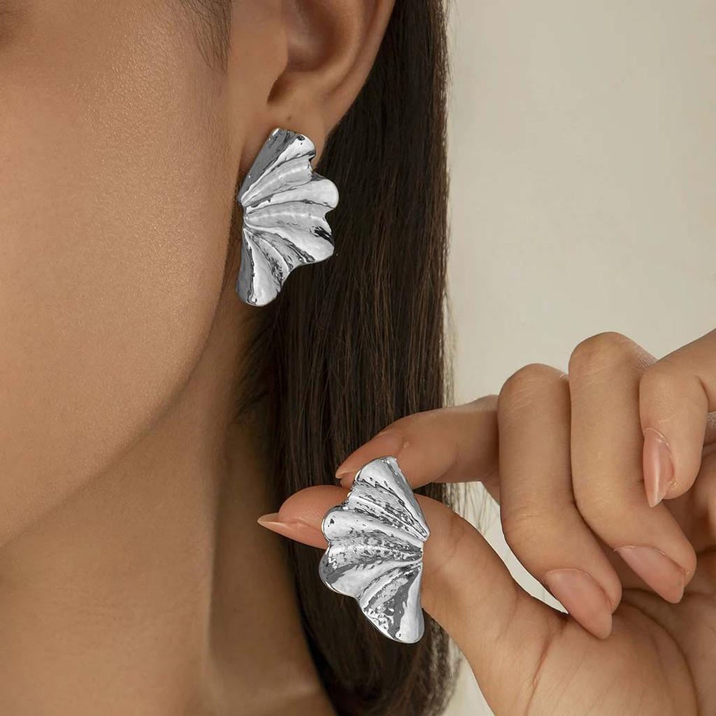 Vintage Irregular Half Flower Stud Earrings for Women Elegant Geometric Metal Petals Piercing Earring Party Jewelry Gifts