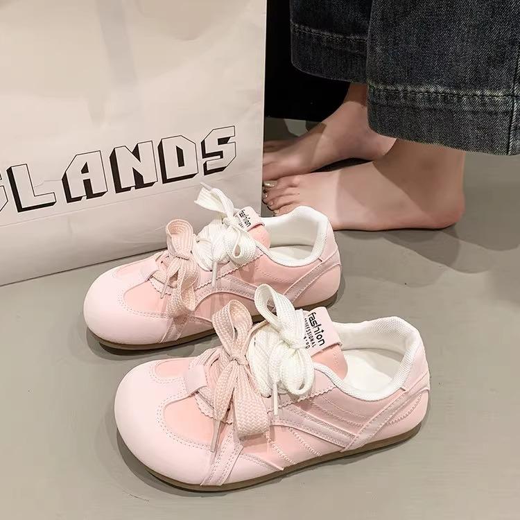 Kokardka puszysta małe białe buty damskie niszowy oryginalny design 2025 nowe buty na deskorolkę popularne szykowne lekkie niemieckie buty treningowe