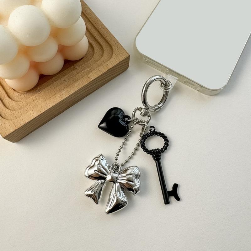 Fashion Heart Shaped Bowknot Charm Sophisticated Heart Bowknot Keyrings Charm Accessory for Modern Women's Handbags