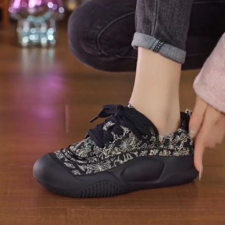 2025 Autumn Casual Shoes Fashionable Versatile Sports Soft Sole Soft Surface Low-top Niche Ugly Cute Canvas Shoes Simple