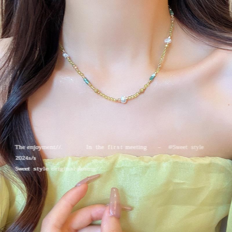 Зеленое ожерелье из бусин женское нишевое нерегулярное жемчужное шейное украшение в стиле ретро французский матч