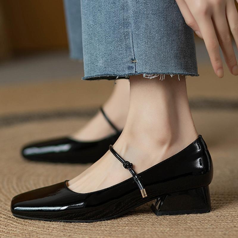 2025 spring new red patent leather square head shallow mouth thick low heel French retro word with Mary Jane single shoes women