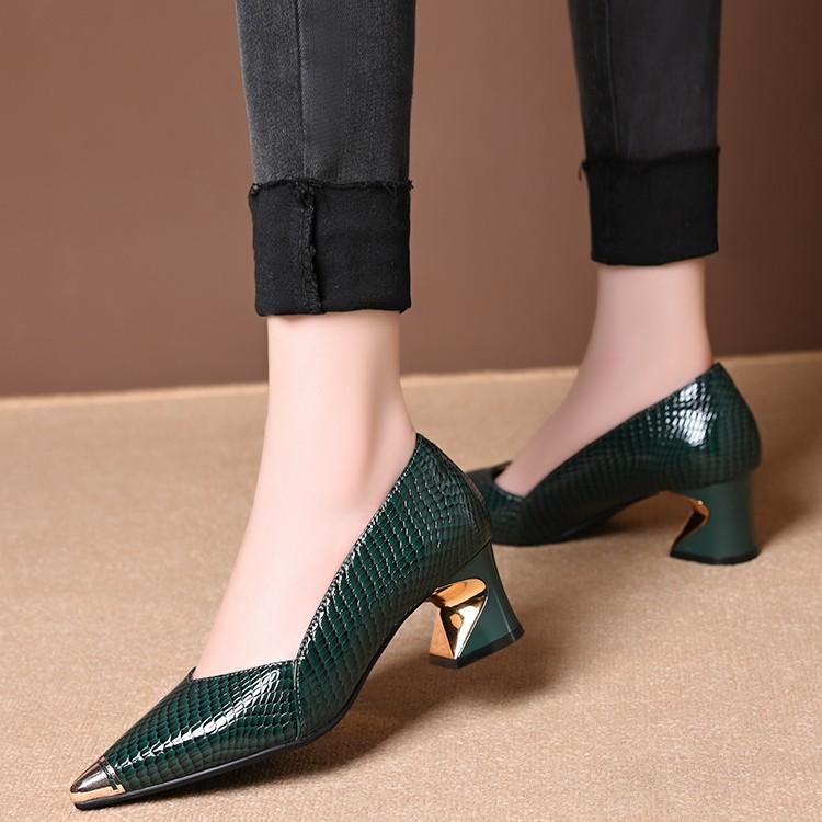Metal pointed head shallow mouth single shoes women's spring and autumn new French thick heel versatile comfortable medium heel small leather shoes