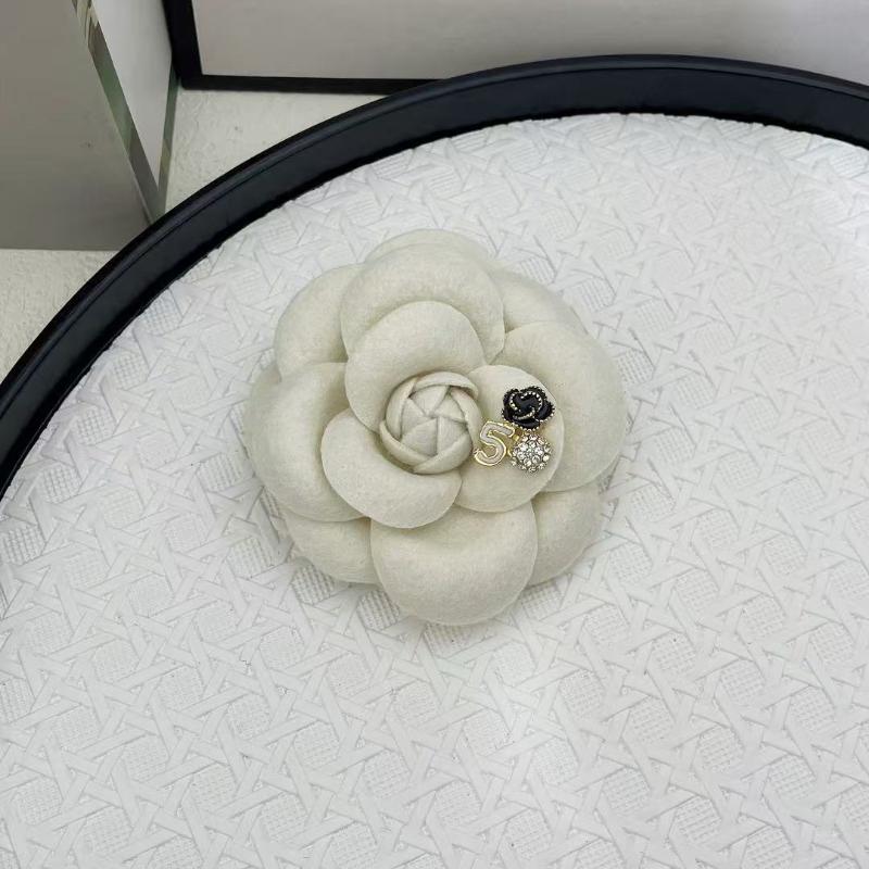 Fashion Elegant Fabric Camellia Brooches Lapel Pins For Women Shirt Clothing Badges Accessories