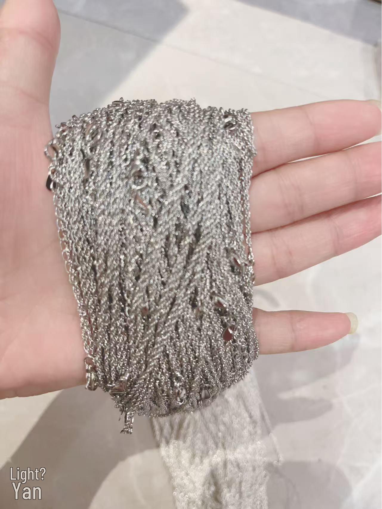 

Новое золотое простое колье-скрутка на ключицу: Многослойный чокер в европейском и американском стиле, легкая роскошь