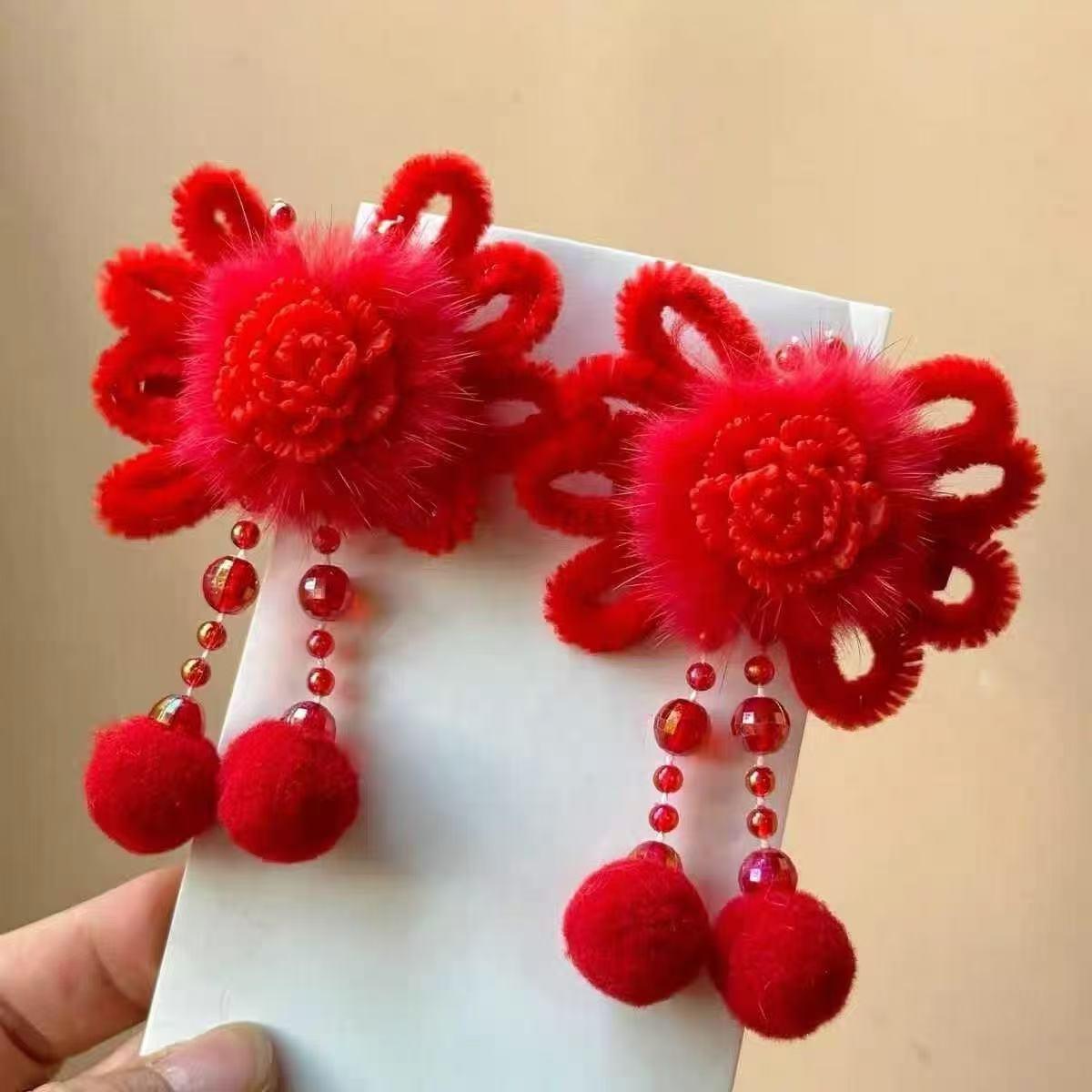 Festive Red Plush Tassel Hair Clips: New Year Hanfu Accessories for Girls