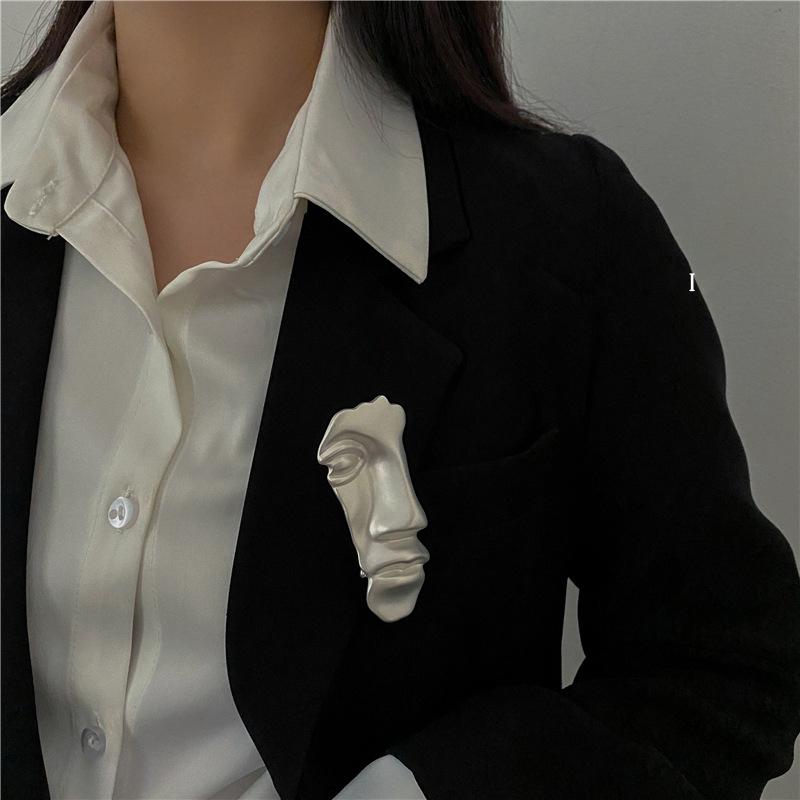 Fashion Personality All-in-one Simple Abstract Alloy Metal Portrait Corsage Pin Brooch Men Women Unisex Jewelry Accessory
