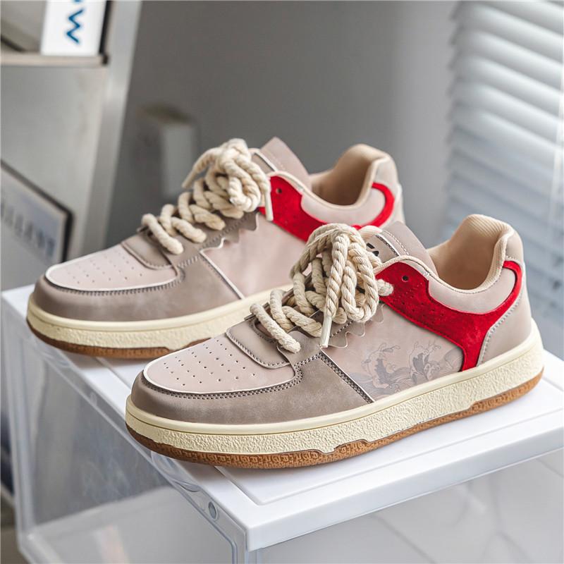 

Men s shoes new breathable trend versatile men s sports and leisure shoes trend Korean version leather casual shoes 39