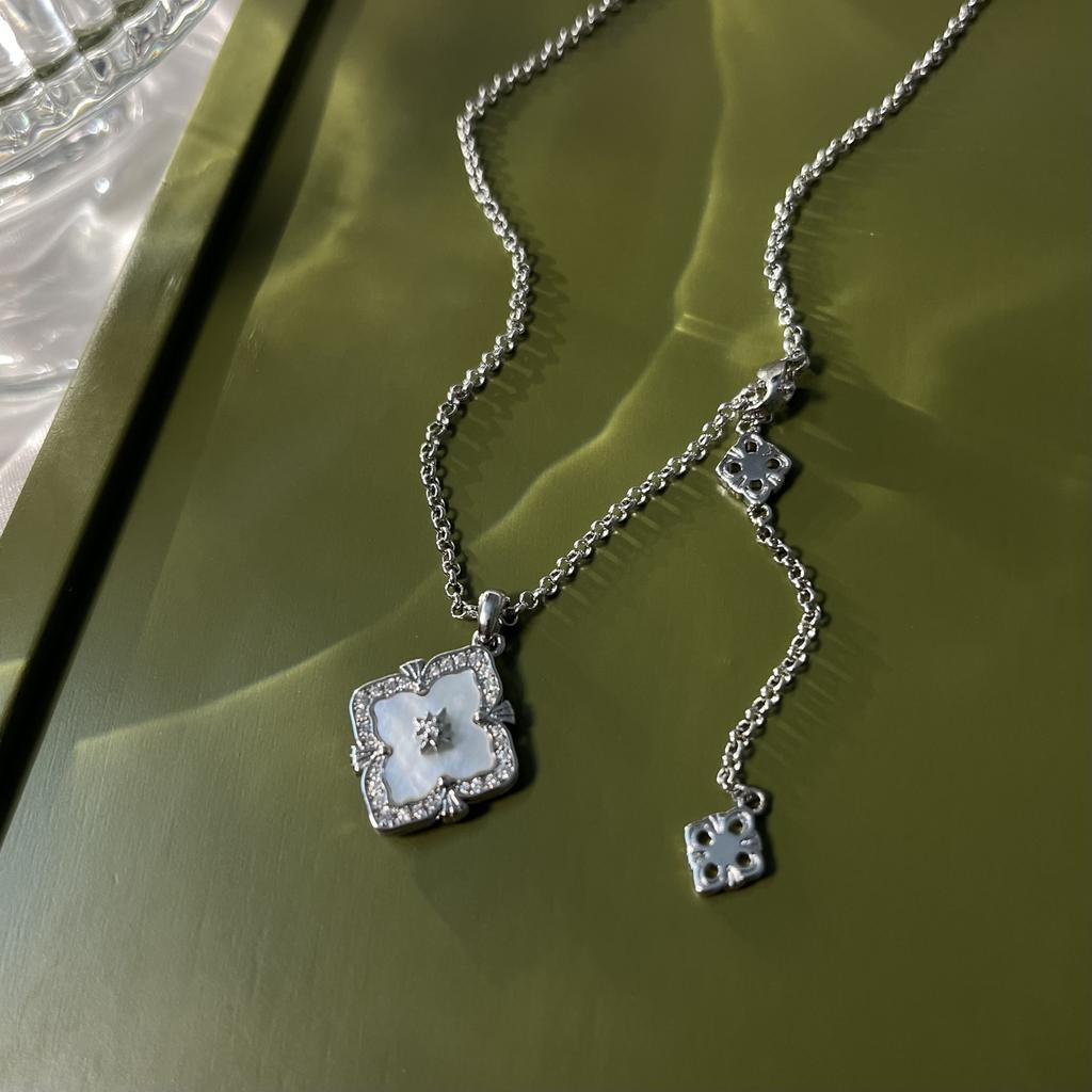 Buchi Wind Window Grilles Four-Leaf Clover Natural White Fritillary Necklace Bracelet Set Light Luxury Cold Wind Live Broadcast Special