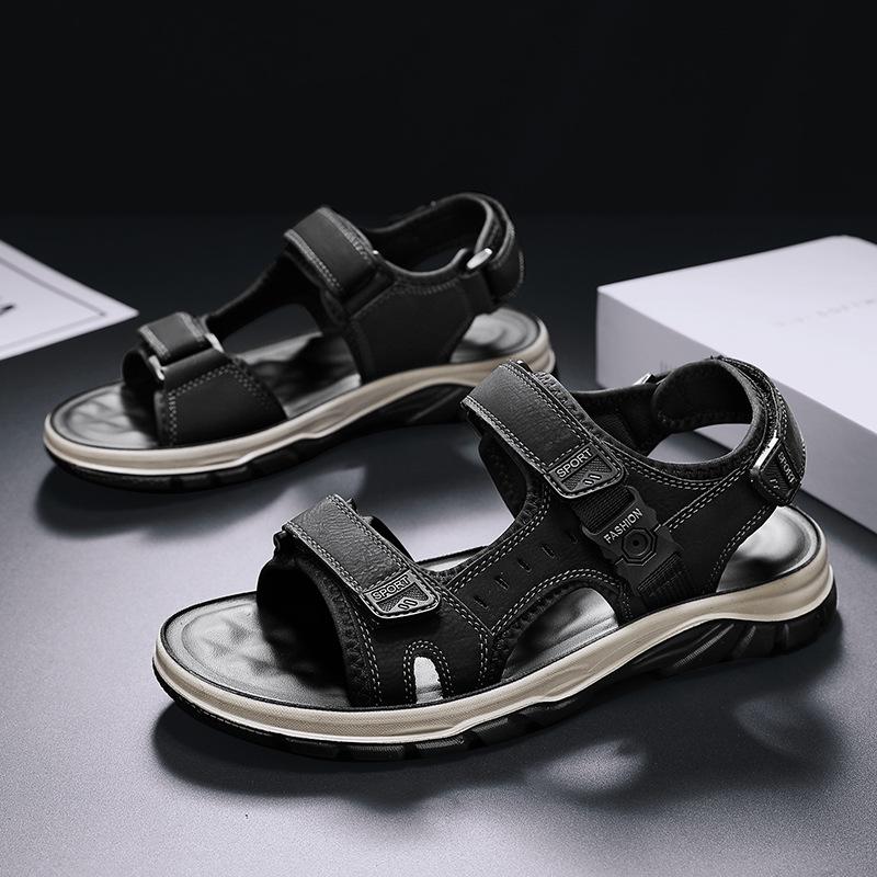 Sandals Men's New Summer Breathable Driving Sports and Leisure Beach Shoes Non-slip and Wear-resistant Light and Comfortable Slippers