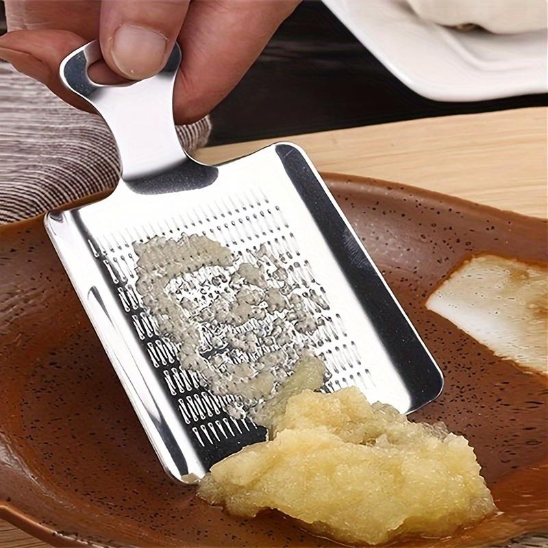 1pc Stainless Steel Garlic and Ginger Grater - Kitchen Accessory for Food Preparation