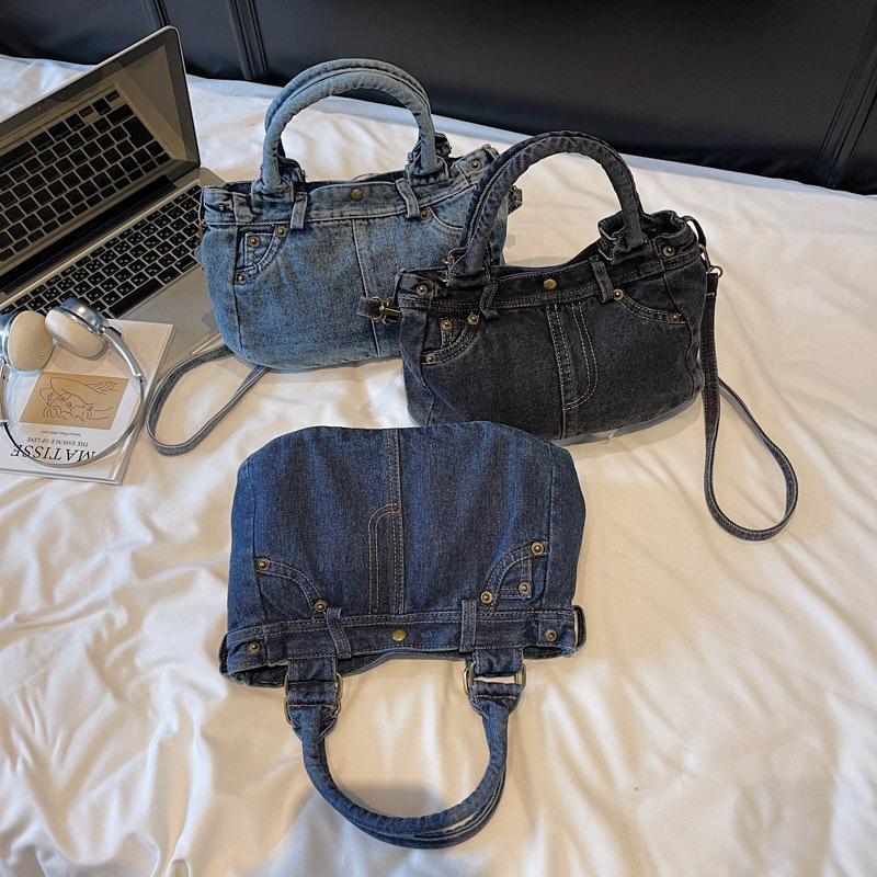 Casual denim commuter tote bag women's 2026 spring new feeling simple light luxury shoulder messenger bag