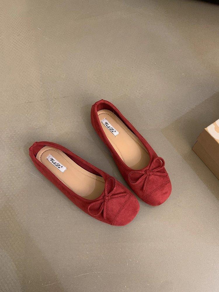 

French flat bottom shallow mouth single shoes women s shoes 2025 new retro suede small red shoes fairy wind ballet beanie shoes 35