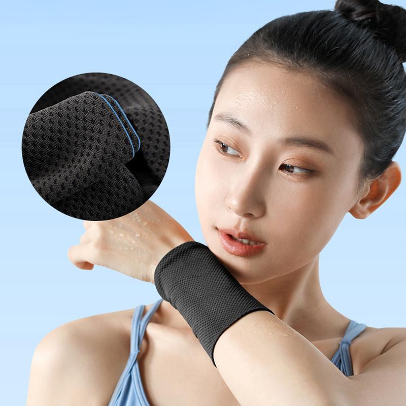 Summer Ice Silk Sports Wristband Cold Feeling Wrist Men And Women Fitness Weightlifting Wristband Icy Sweat Absorbing