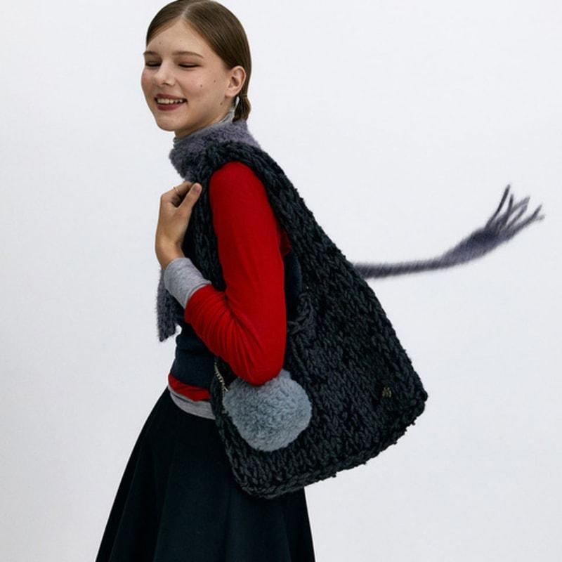 DANCING GRANDMA ANGORA TAIL MUFFLER : ANGORA gray