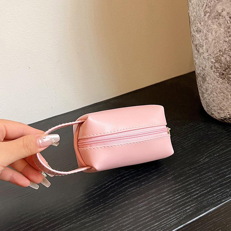 

Fashion PU Leather Tote Women Large Capacity Makeup Bag Portable Cute Ladies Cosmetic Toiletry Storage Pouch Handbag Zipper Bag