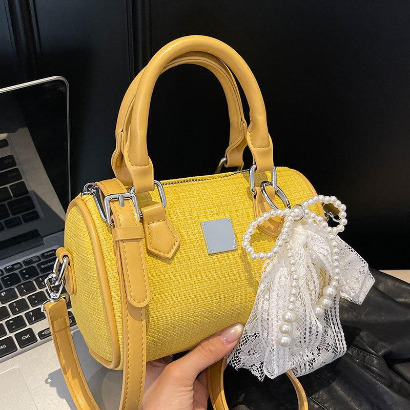 Popular Hot-selling Korean Version of Simple Temperament Portable Pillow Bag Women's Versatile Foreign Style Advanced Texture Solid Color Messenger 