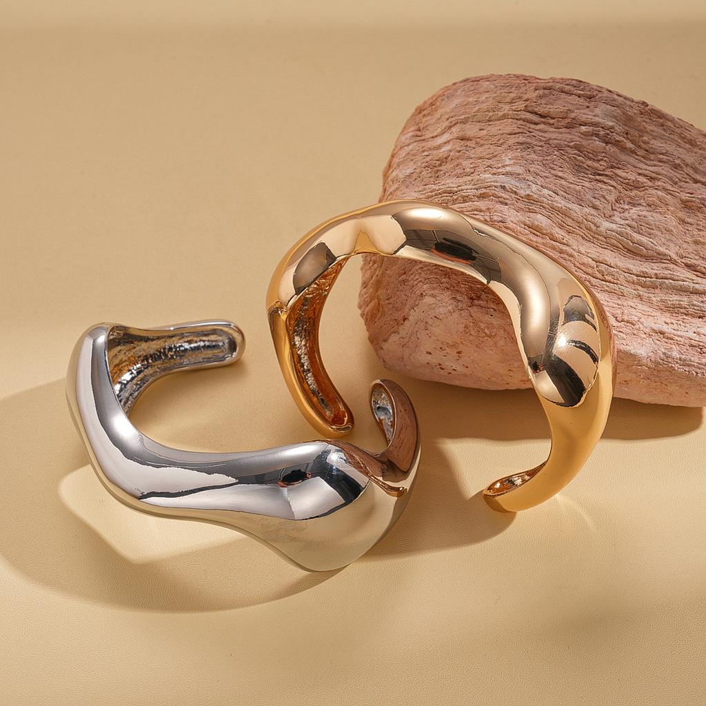 Metallic Glossy Geometric Irregular Opening Bracelet Simple Commuter Environmentally Friendly Bracelet