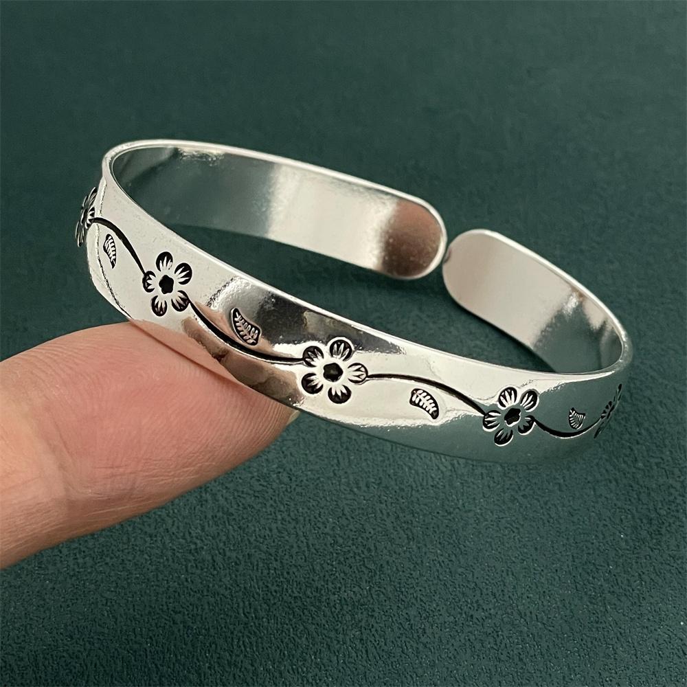 925 Sterling Silver, Retro Plum Blossom Bracelet, Simple and Retro, Versatile, Suitable for Daily Wear