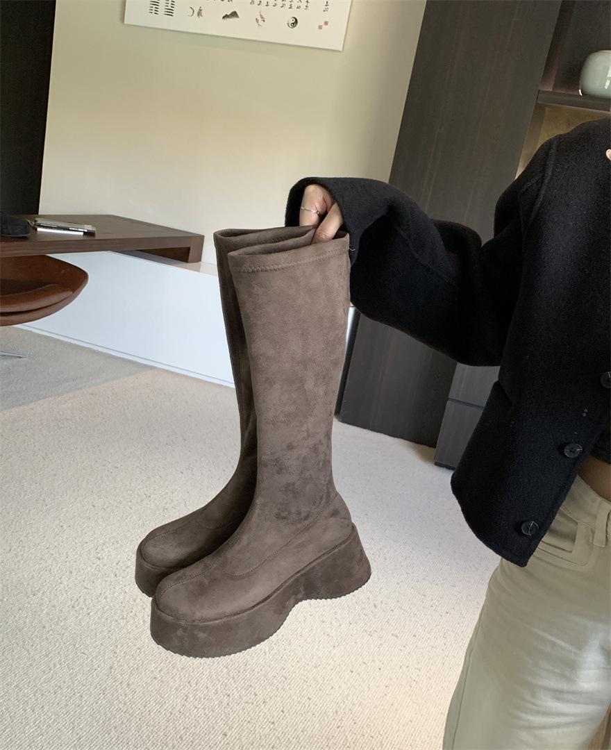 

Ботинки на толстой подошве с круглым носком, маленькие, увеличивающие рост, на маффиновой подошве, из матовой замши, тонкие ботинки, высокие ботинки, но эластичные ботинки до колена 39 серый