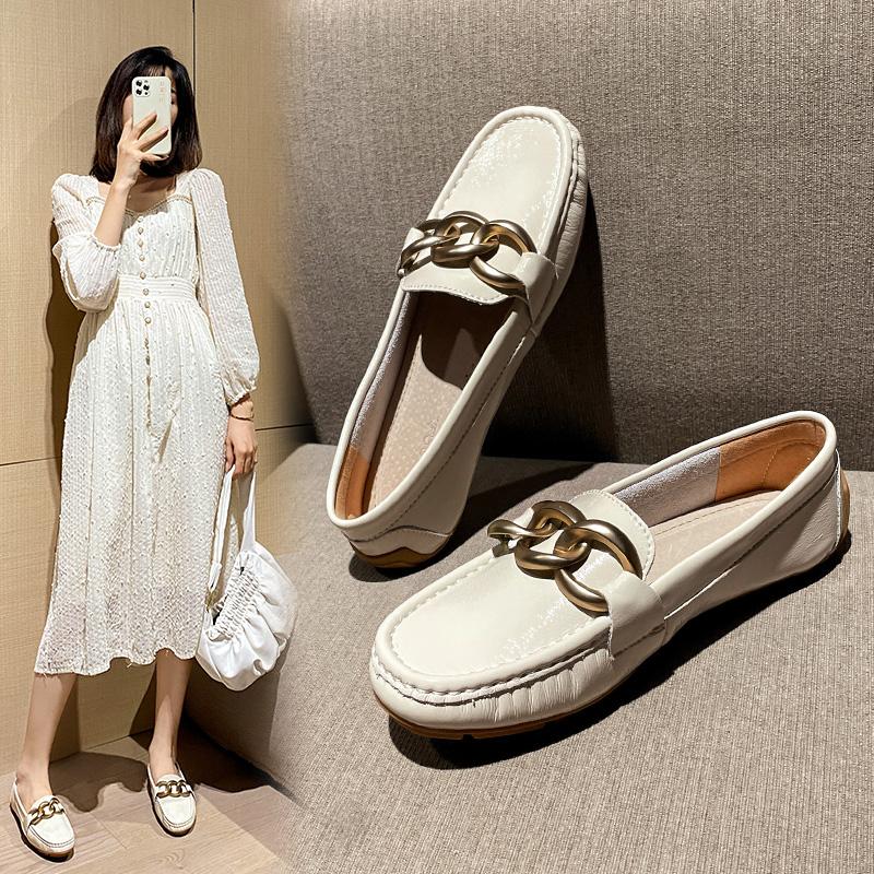 Modische koreanische glänzende Rindsleder-Slipper für Damen, luxuriöse Mokassins mit Metallkette, weiche Rindsleder-Ballerinas, Damen-Antirutsch-Pantoletten