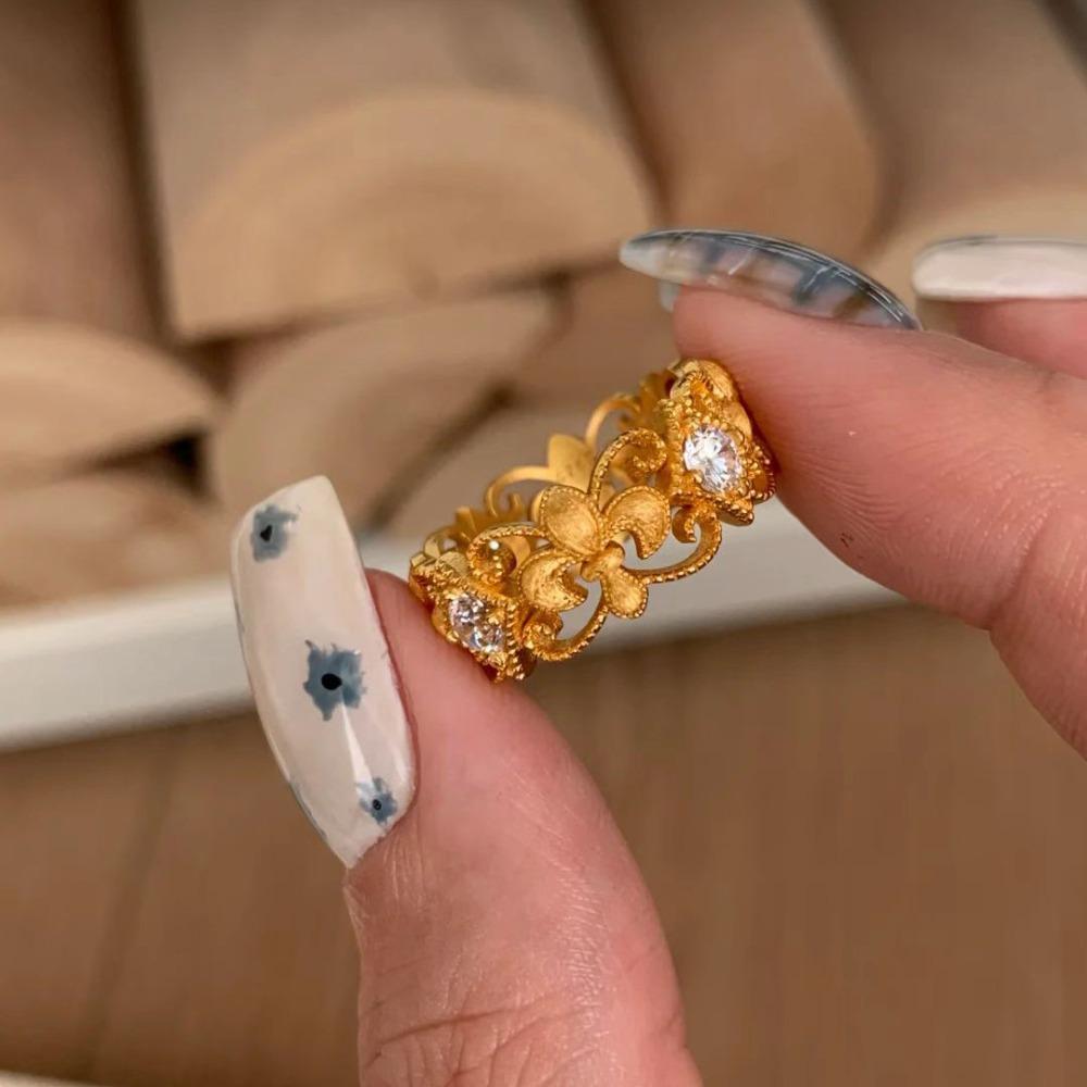 French Luxury Open Ring Gold Hollow Iris Flower Women Vintage Lace Elegant Stackable Ring Adjustable