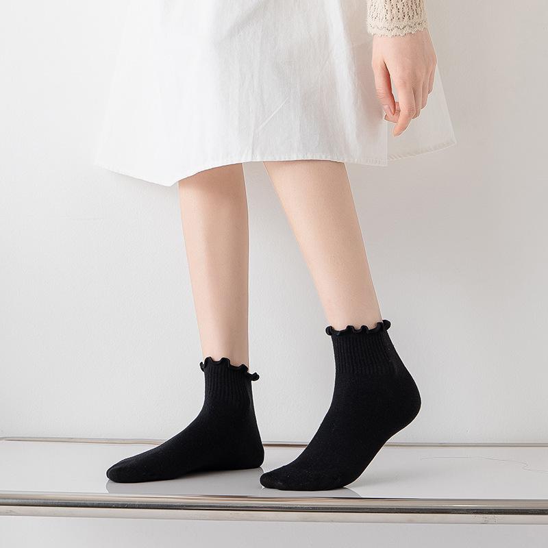 Women's Japanese Style Ruffle Edge Short Socks - Spring/Summer Thin Fashion, Solid Colors, Versatile for Pairing with Small Leather Shoes.