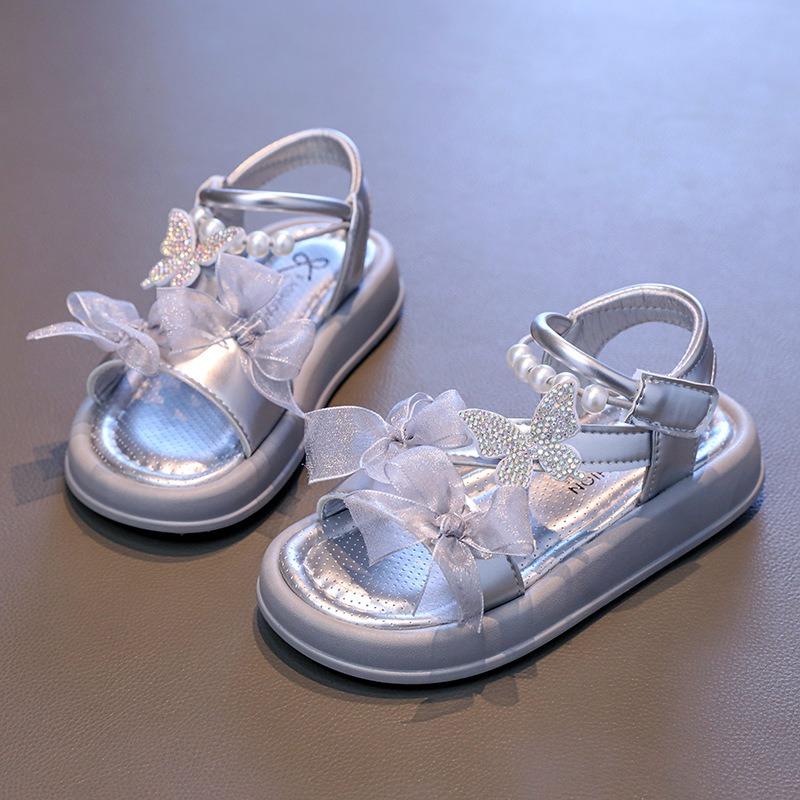 Girls' Summer Sandals, Pearl and Bowknot Princess Shoes for Girls, Children's Versatile Soft-Soled Beach Sandals.