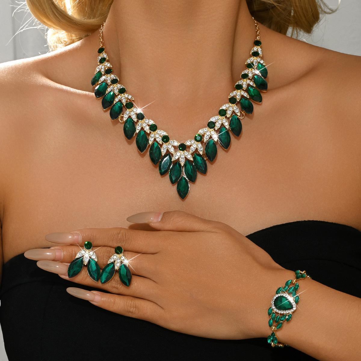 2026 European and American Fashion Crystal Necklace Earrings Jewelry Set Bridal Wedding Dress Fashion Versatile Jewelry 45CM