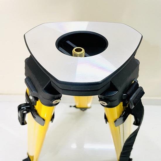 Aluminium Di - Casting Tripod Heavy Duty Double Lock Tripod Survey Stand Auto Level, Total Station 177.8 Cm